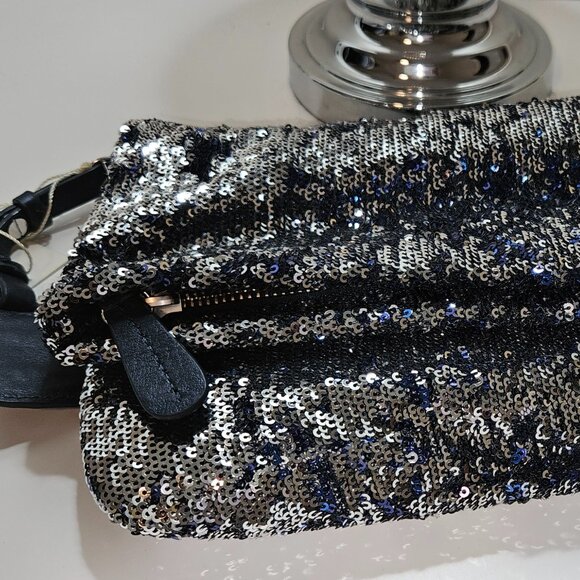 UGG Versatile Sequin Clutch - Picture 4 of 9